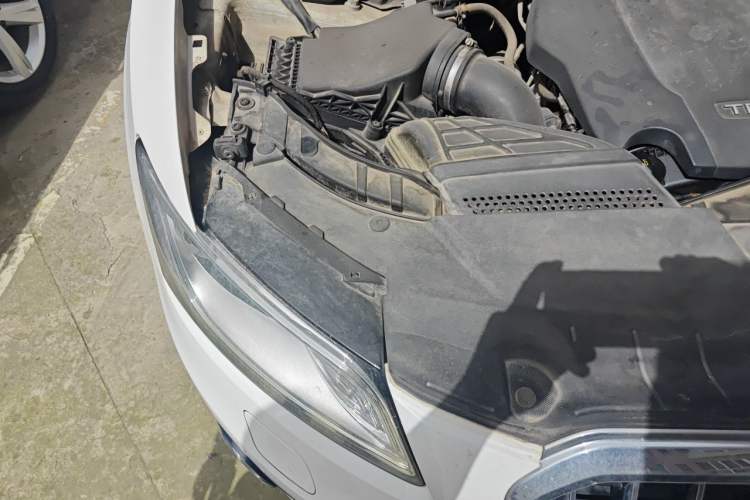 Used Audi Q5 2016 40 TFSI Technology Edition Engine Bay Right