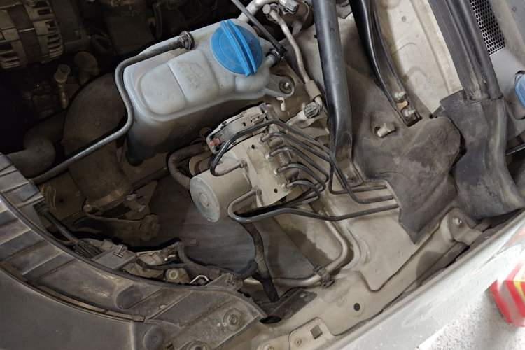 Used Audi Q5 2016 40 TFSI Technology Edition Engine Bay Right