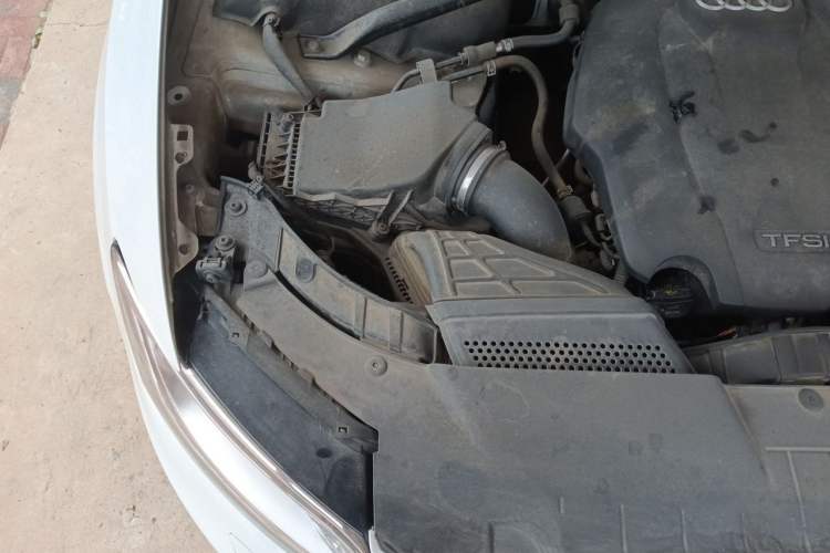 Used Audi Q5 2016 40 TFSI Comfort Model Engine Bay Right