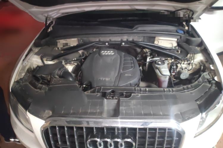 Used Audi Q5 2016 40 TFSI Trendy Edition Engine Bay