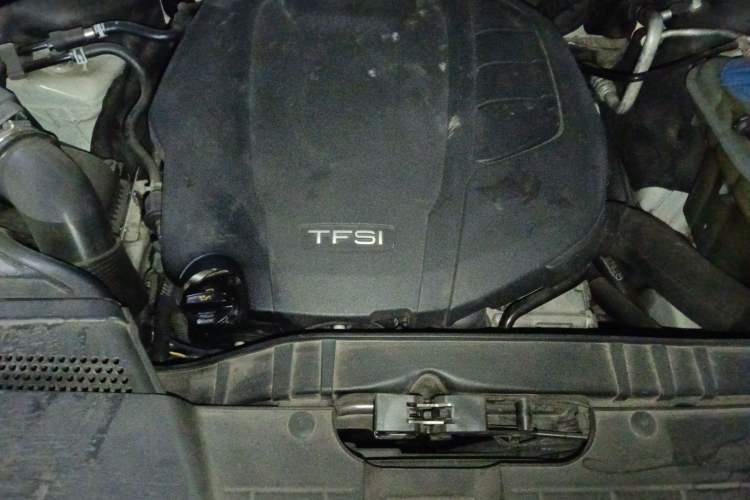 Used Audi Q5 2016 40 TFSI Technology Edition Engine Bay