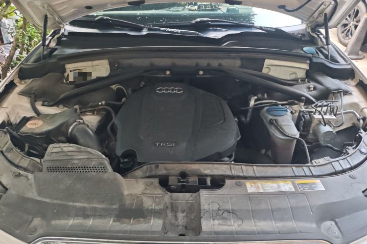 Used Audi Q5 2016 40 TFSI Special Edition Engine Bay