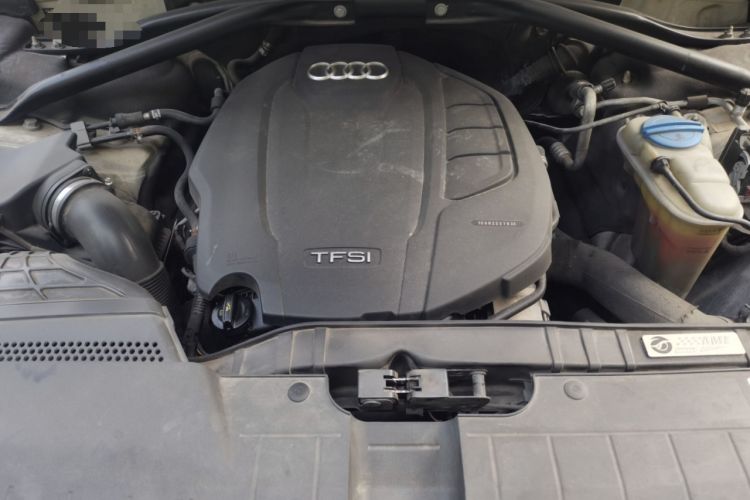 Used Audi Q5 2016 40 TFSI Comfort Model Engine Bay