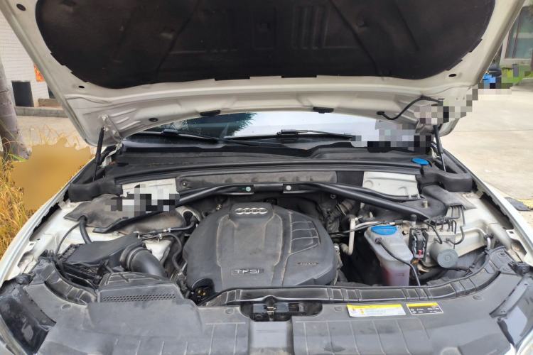 Used Audi Q5 2016 40 TFSI Comfort Model Engine Bay