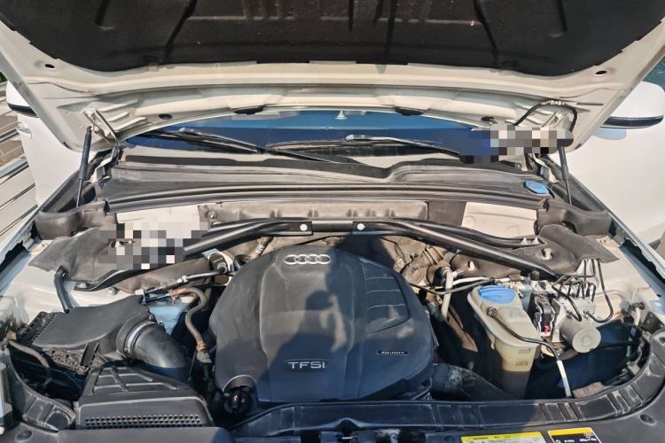 Used Audi Q5 2016 40 TFSI Trendy Edition Engine Bay