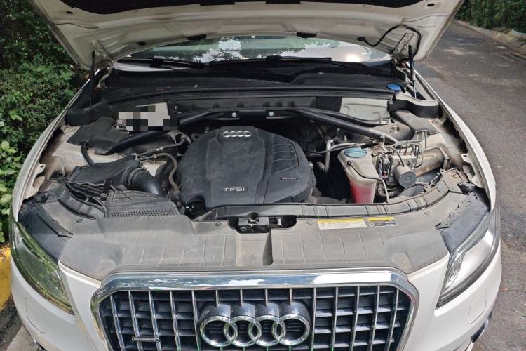 Used Audi Q5 2016 40 TFSI Technology Edition Engine Bay