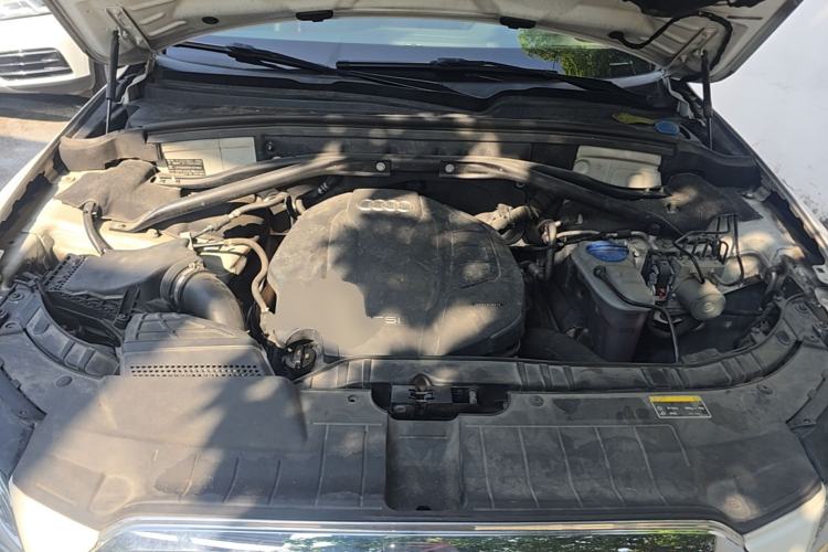 Used Audi Q5 2016 40 TFSI Technology Edition Engine Bay