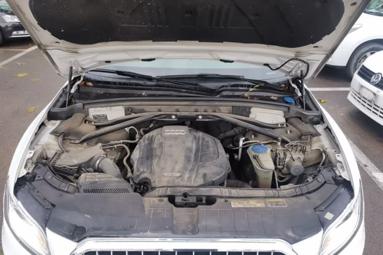Used Audi Q5 2016 40 TFSI Technology Edition Engine Bay