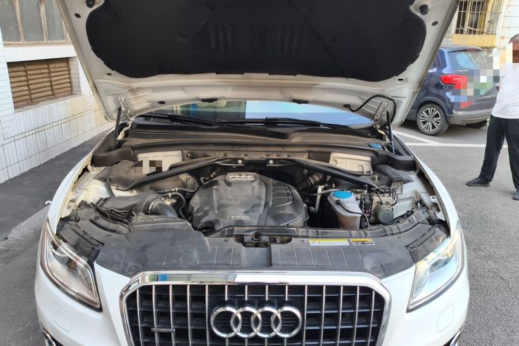 Used Audi Q5 2016 40 TFSI Technology Edition Engine Bay