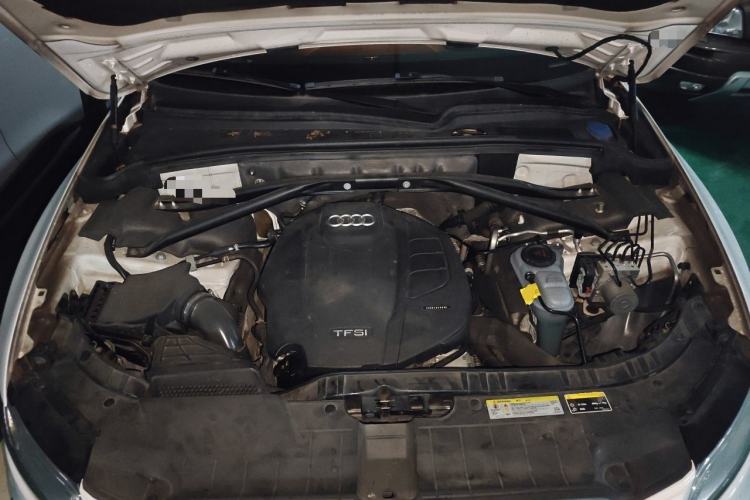 Used Audi Q5 2016 40 TFSI Technology Edition Engine Bay