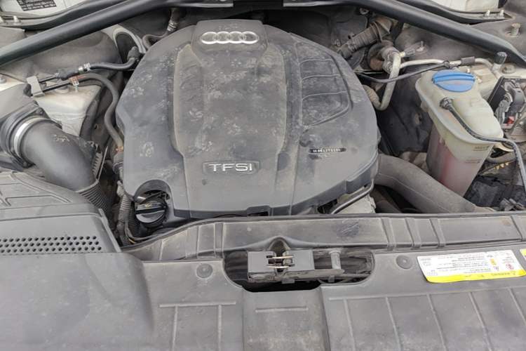 Used Audi Q5 2016 40 TFSI Technology Edition Engine Bay