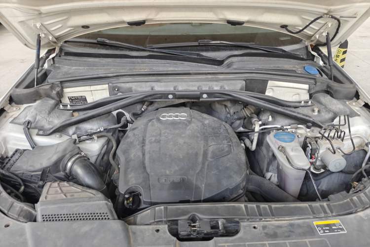 Used Audi Q5 2016 40 TFSI Trendy Edition Engine Bay