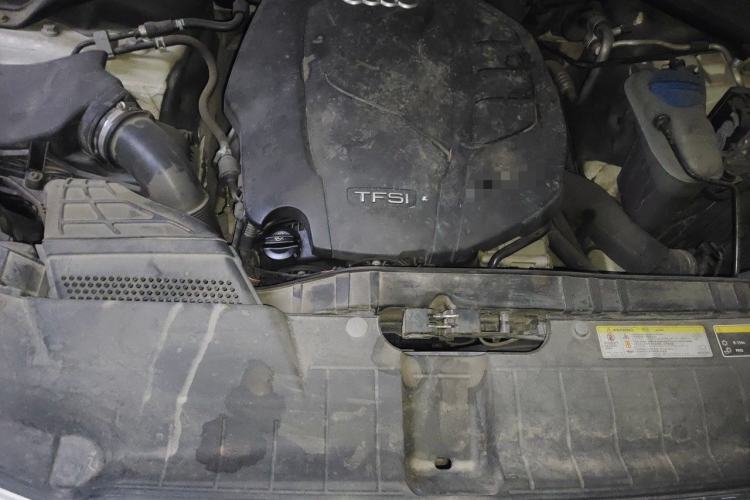 Used Audi Q5 2016 40 TFSI Comfort Model Engine Bay