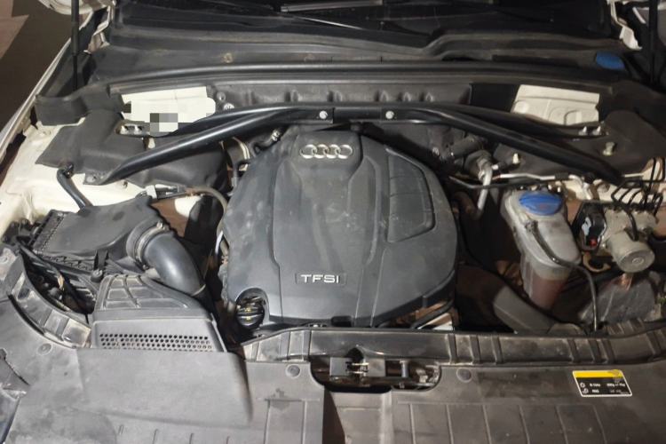 Used Audi Q5 2016 40 TFSI Trendy Edition Engine Bay