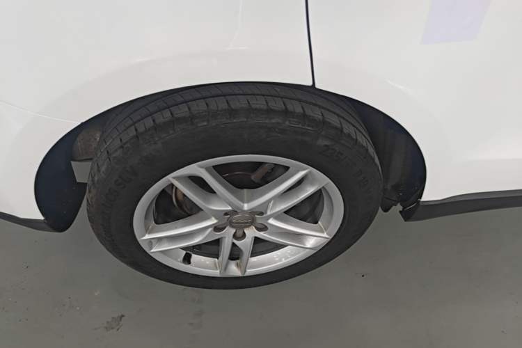 Used Audi Q5 2016 40 TFSI Comfort Model Exterior 5