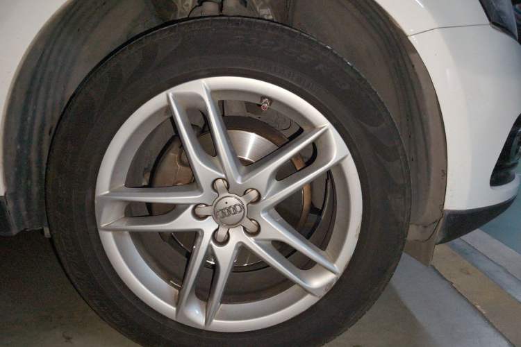 Used Audi Q5 2016 40 TFSI Comfort Model Exterior 7