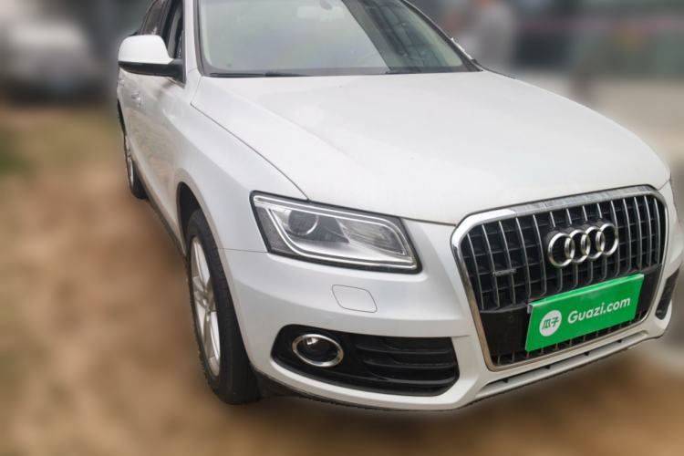 Used Audi Q5 2016 40 TFSI Comfort Model Front Right 45 Deg