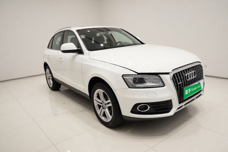 Used Audi Q5 2016 40 TFSI Technology Edition Front Right 45 Deg