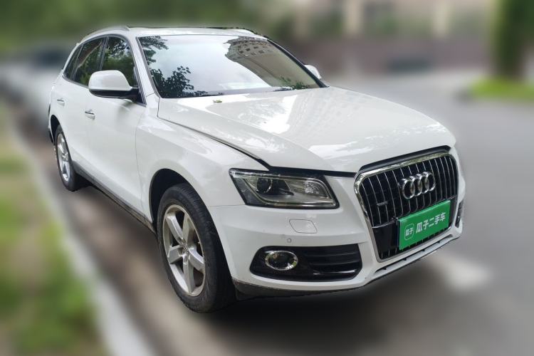 Used Audi Q5 2016 40 TFSI Technology Edition Front Right 45 Deg