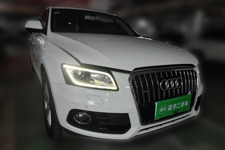Used Audi Q5 2016 40 TFSI Comfort Model Front Right 45 Deg