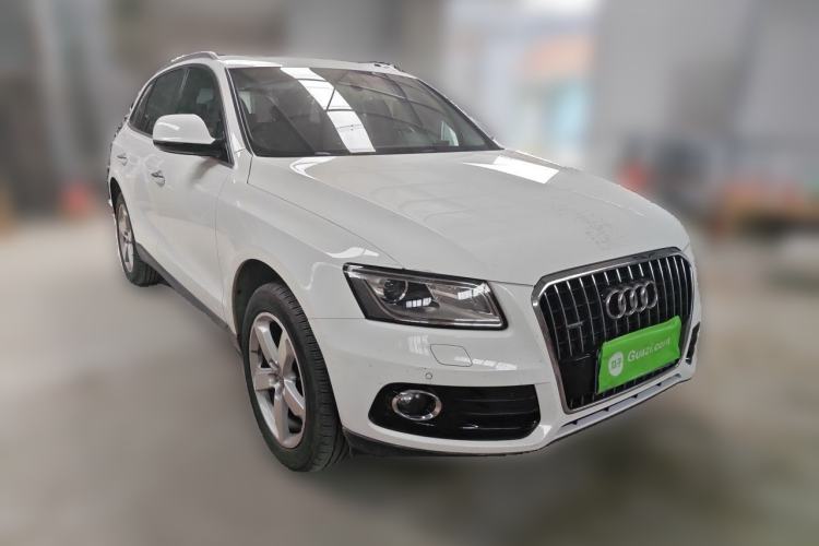 Used Audi Q5 2016 40 TFSI Technology Edition Front Right 45 Deg