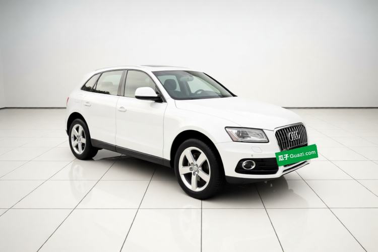 Used Audi Q5 2016 40 TFSI Technology Edition Front Right 45 Deg