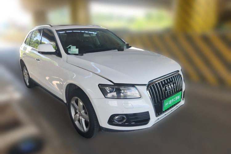 Used Audi Q5 2016 40 TFSI Technology Edition Front Right 45 Deg