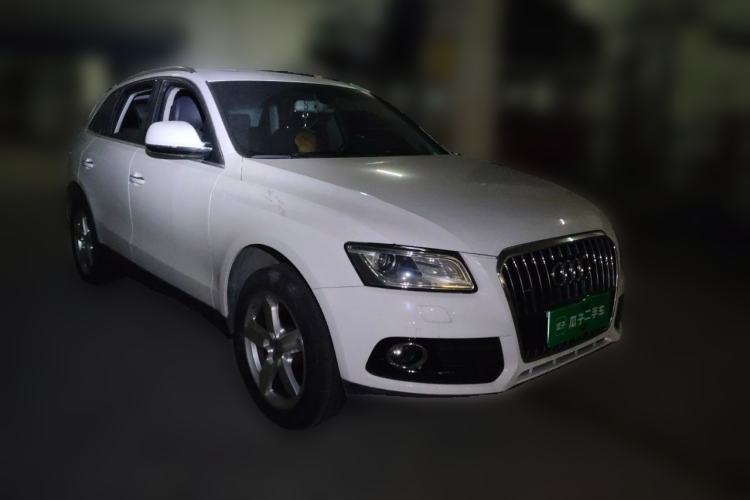 Used Audi Q5 2016 40 TFSI Technology Edition Front Right 45 Deg