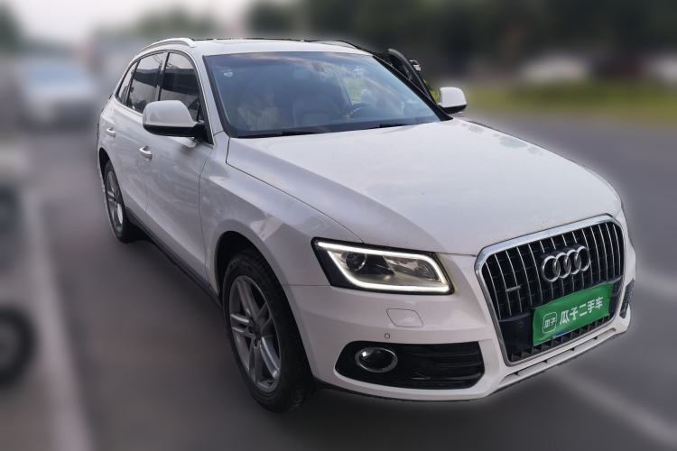 Used Audi Q5 2016 40 TFSI Comfort Model Front Right 45 Deg