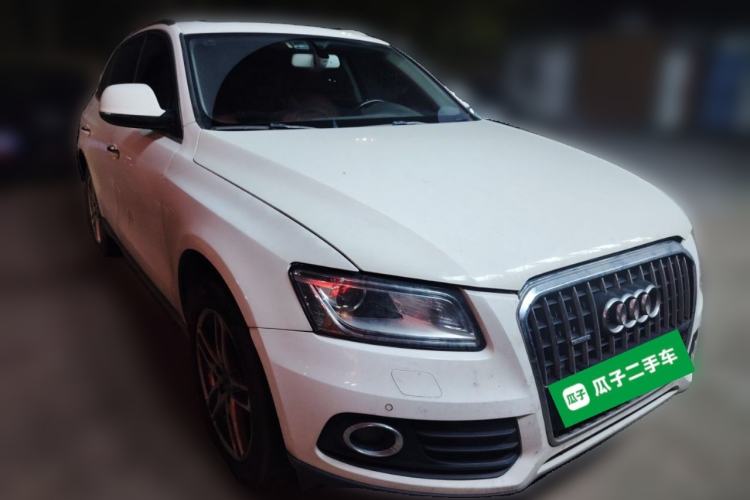 Used Audi Q5 2016 40 TFSI Comfort Model Front Right 45 Deg