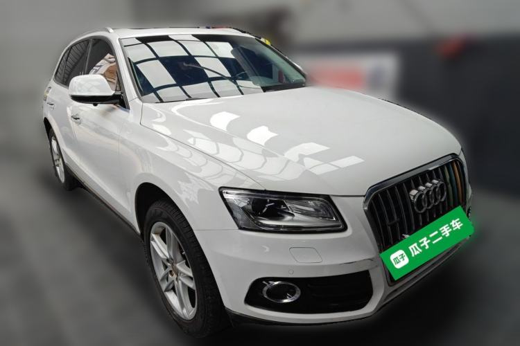 Used Audi Q5 2016 40 TFSI Comfort Model Front Right 45 Deg