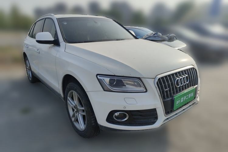 Used Audi Q5 2016 40 TFSI Comfort Model Front Right 45 Deg