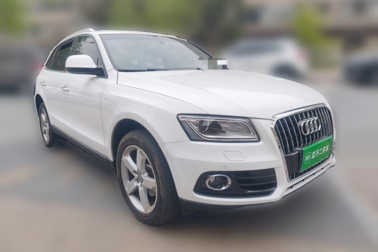 Used Audi Q5 2016 40 TFSI Technology Edition Front Right 45 Deg