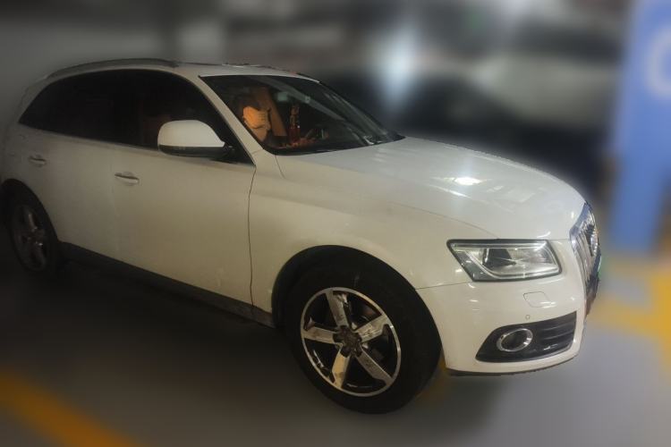 Used Audi Q5 2016 40 TFSI Technology Edition Front Right 45 Deg