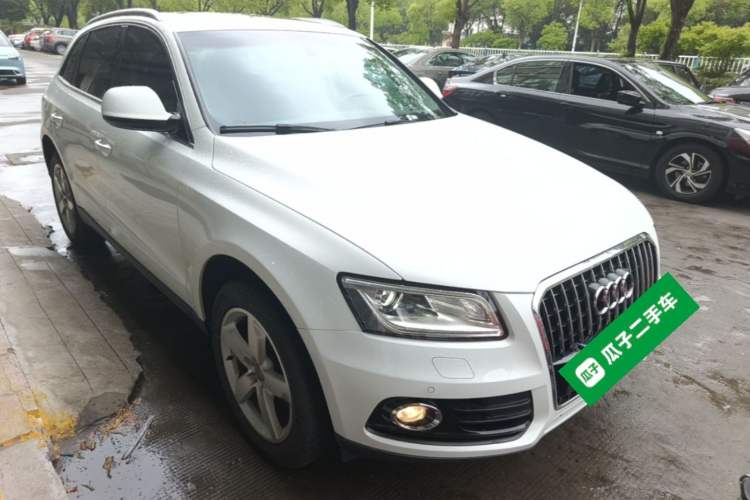 Used Audi Q5 2016 40 TFSI Technology Edition Front Right 45 Deg