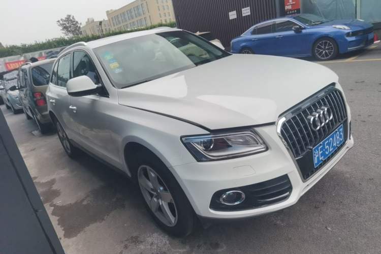 Used Audi Q5 2016 40 TFSI Technology Edition Front Right 45 Deg