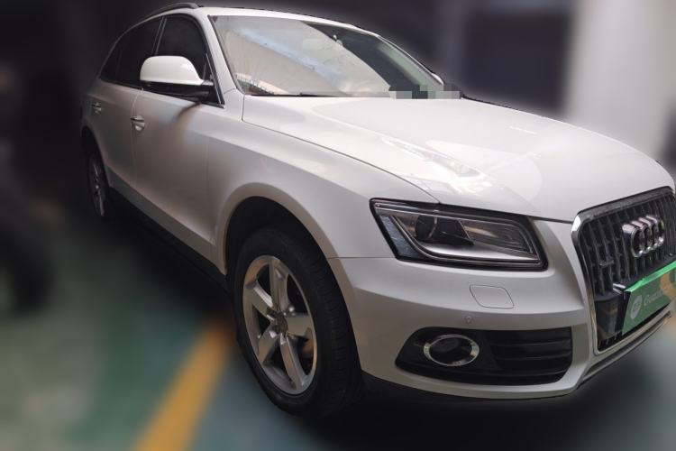 Used Audi Q5 2016 40 TFSI Technology Edition Front Right 45 Deg
