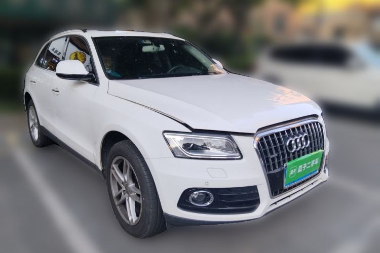 Used Audi Q5 2016 40 TFSI Technology Edition Front Right 45 Deg