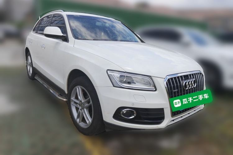 Used Audi Q5 2016 40 TFSI Comfort Model Front Right 45 Deg