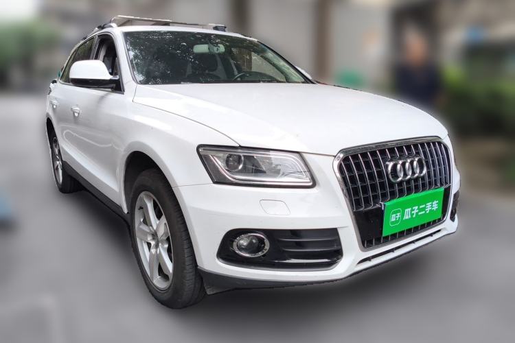 Used Audi Q5 2016 40 TFSI Technology Edition Front Right 45 Deg
