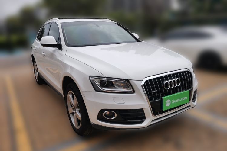 Used Audi Q5 2016 40 TFSI Technology Edition Front Right 45 Deg