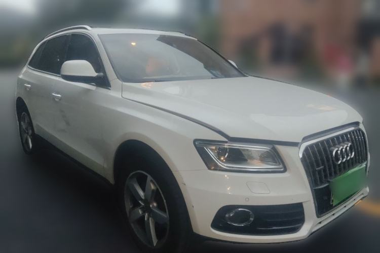 Used Audi Q5 2016 40 TFSI Technology Edition Front Right 45 Deg