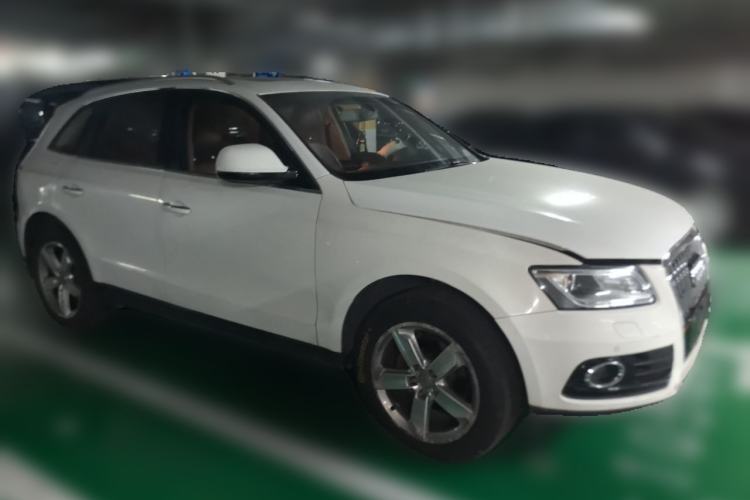 Used Audi Q5 2016 40 TFSI Technology Edition Front Right 45 Deg