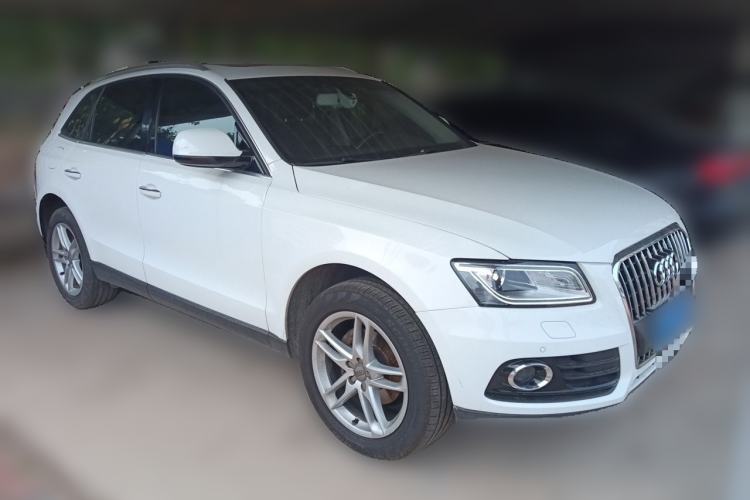 Used Audi Q5 2016 40 TFSI Comfort Model Front Right 45 Deg