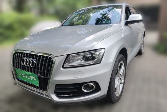 Ojetý Audi Q5 2016 40 TFSI Comfort Model