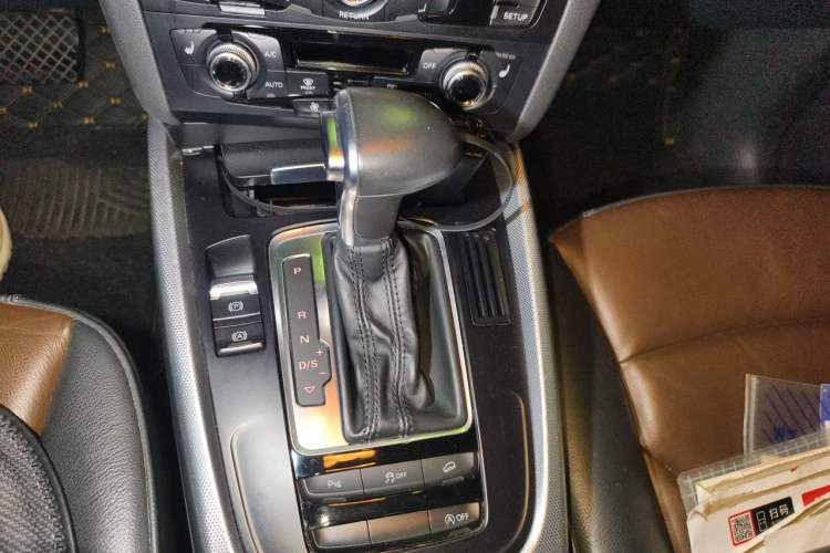 Used Audi Q5 2016 40 TFSI Technology Edition Gear Lever