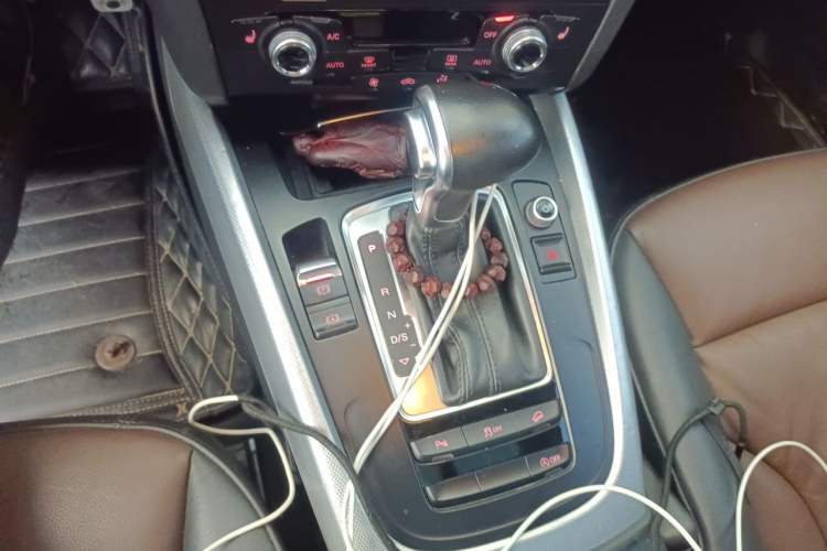 Used Audi Q5 2016 40 TFSI Technology Edition Gear Lever