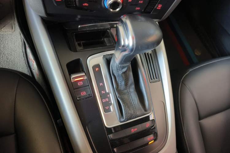 Used Audi Q5 2016 40 TFSI Technology Edition Gear Lever