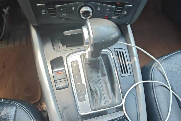 Used Audi Q5 2016 40 TFSI Trendy Edition Gear Lever