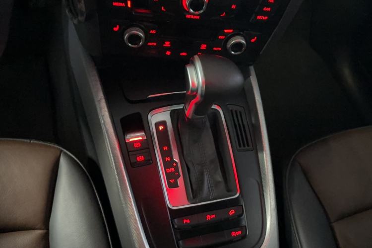 Used Audi Q5 2016 40 TFSI Technology Edition Gear Lever